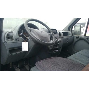 mercedes-benz sprinter 02.00  caja cerrada del año 2004