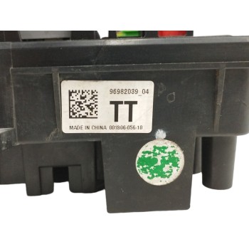 Recambio de caja reles / fusibles para chevrolet cruze 2.0 diesel cat referencia OEM IAM 96982039  