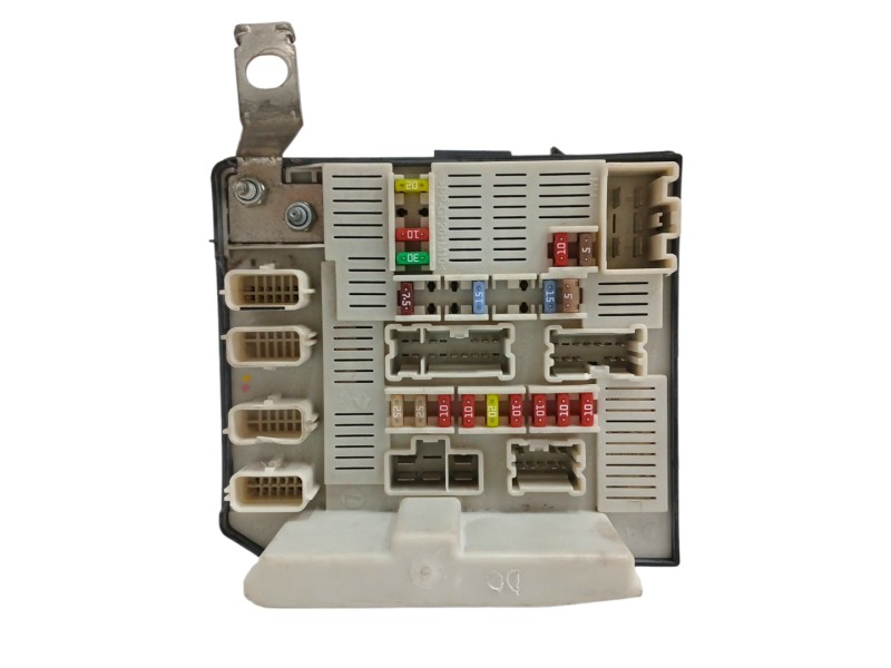 Recambio de caja reles / fusibles para renault scenic ii dynamique referencia OEM IAM 8200481866H  