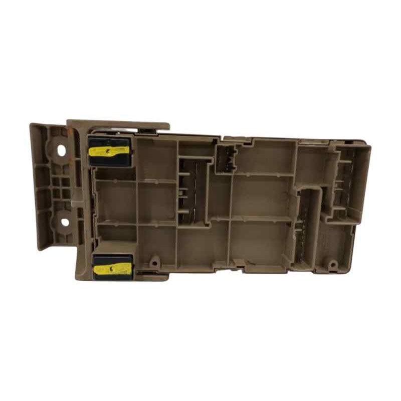 CAJA RELES / FUSIBLES
