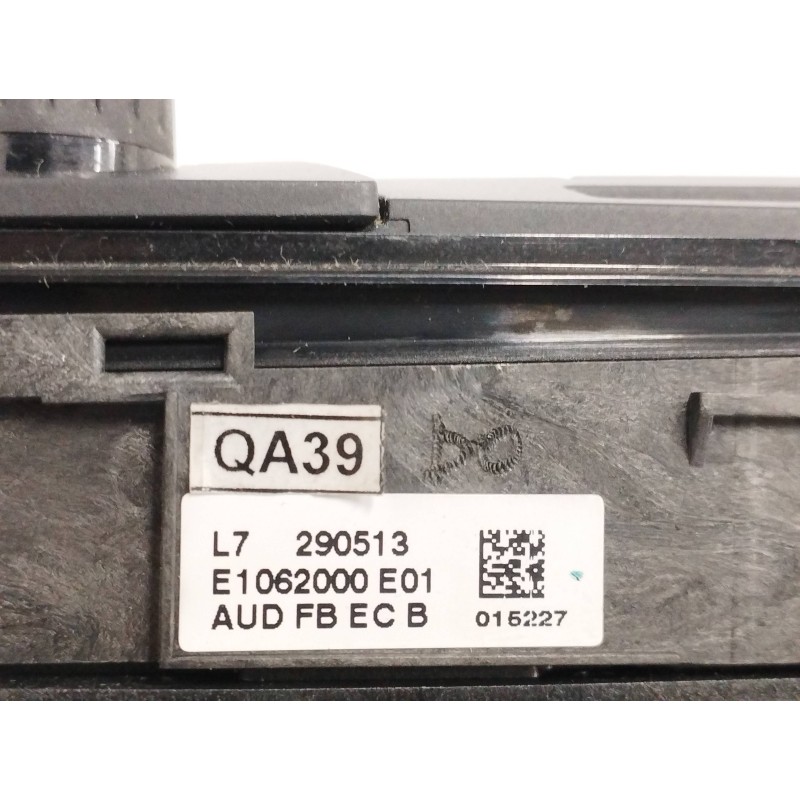 SISTEMA AUDIO / RADIO CD CONTROLES RADIO