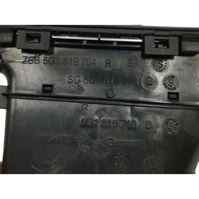 REJILLA AIREADORA LADO DERECHO