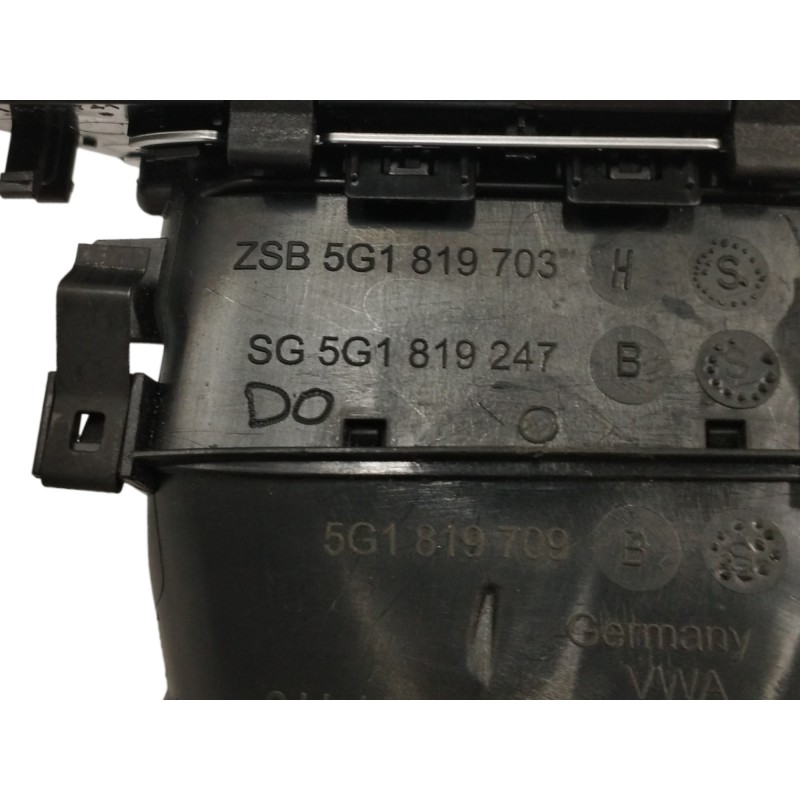 REJILLA AIREADORA LADO IZQUIERDO