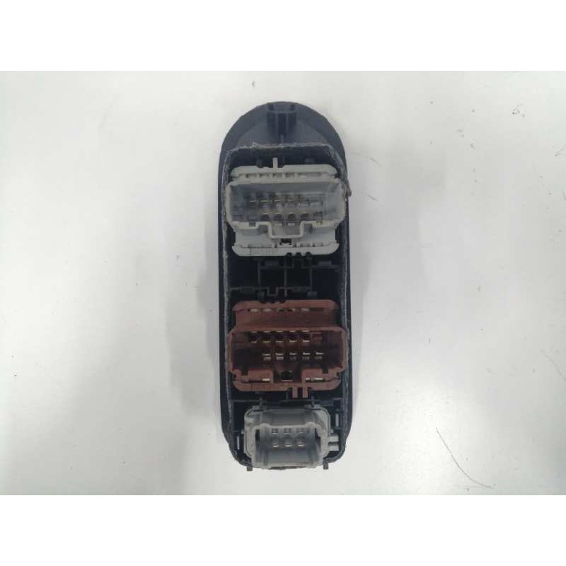 MANDO ELEVALUNAS DELANTERO IZQUIERDO ENCHUFE GRIS Y MARRON