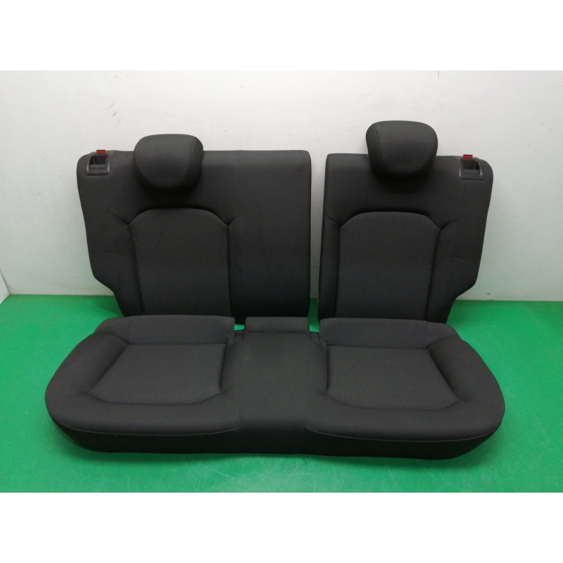 Recambio de asientos traseros para audi a1 (8x) 1.6 tdi referencia OEM IAM   
