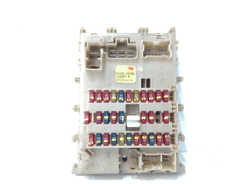 Recambio de caja reles / fusibles para nissan primera berlina (p12) 2.2 16v turbodiesel cat referencia OEM IAM 24350AV700  