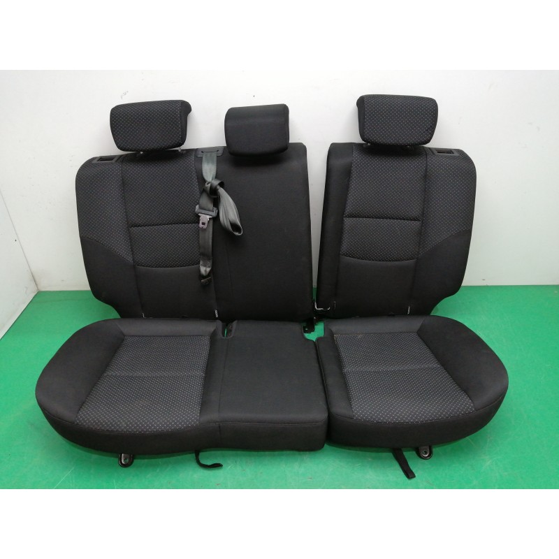 Recambio de asientos traseros para hyundai i30 1.4 cat referencia OEM IAM   