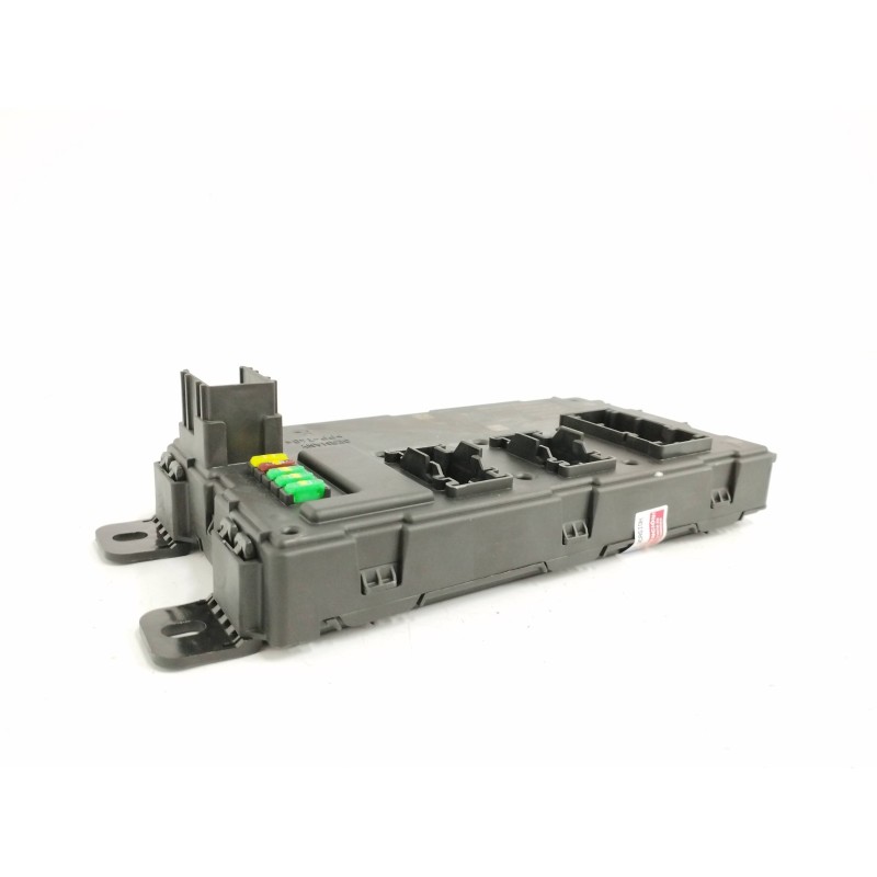 CAJA RELES / FUSIBLES