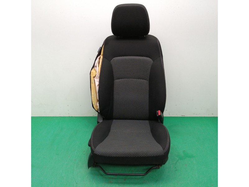 Recambio de asiento delantero derecho para suzuki vitara 1.6 ddis glx 4x4 referencia OEM IAM NECESITA REPARACION Recambio de asiento delantero derecho para suzuki vitara 1.6 ddis glx 4x4 referencia OEM IAM NECESITA REPARACION