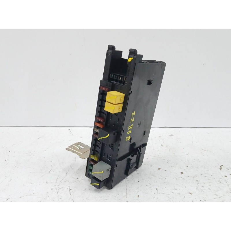 CAJA RELES / FUSIBLES 5DK00848641