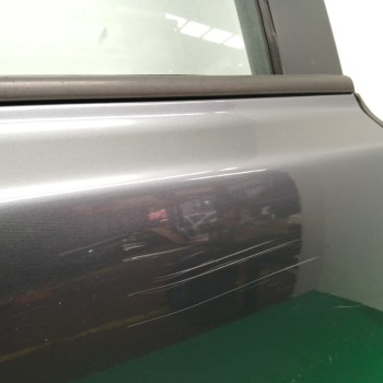 Recambio de puerta trasera derecha para volvo v50 familiar 2.0 diesel cat referencia OEM IAM  NECESITA REPARACION OBSERVAR FOTOS