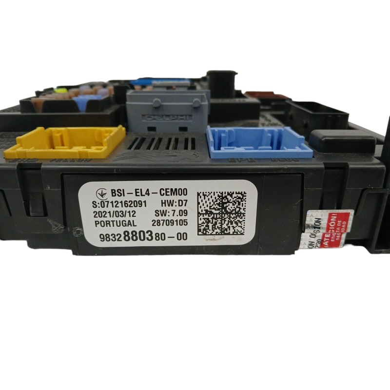 CAJA RELES / FUSIBLES