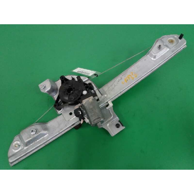 ELEVALUNAS DELANTERO DERECHO 9819908380