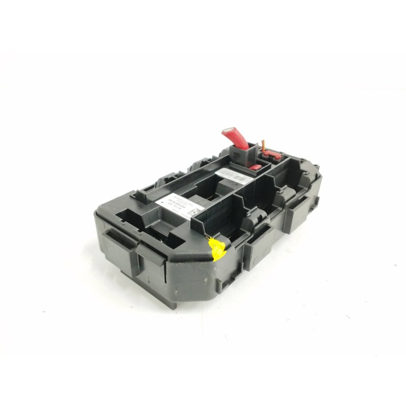 CAJA RELES / FUSIBLES 9224879