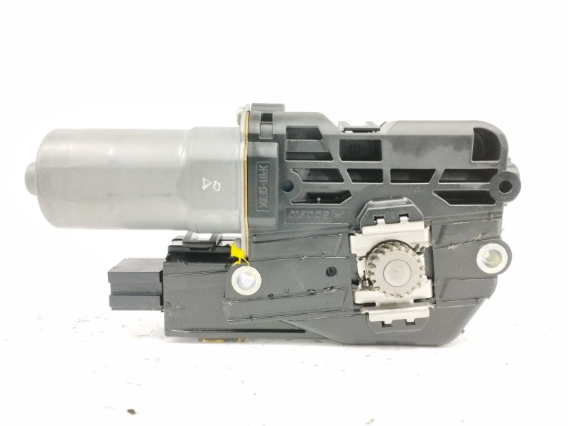 Recambio de motor techo electrico para audi a4 avant (8w5) 2.0 16v tdi referencia OEM IAM WR17007AA2 1735684E Recambio de motor techo electrico para audi a4 avant (8w5) 2.0 16v tdi referencia OEM IAM WR17007AA2 1735684E