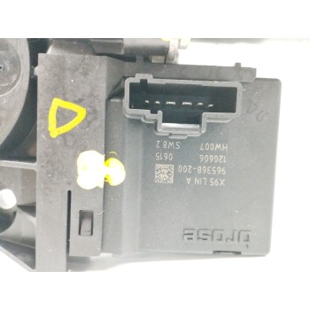 Recambio de motor elevalunas delantero derecho para renault megane iii berlina 5 p 1.6 dci diesel fap referencia OEM IAM 8073013