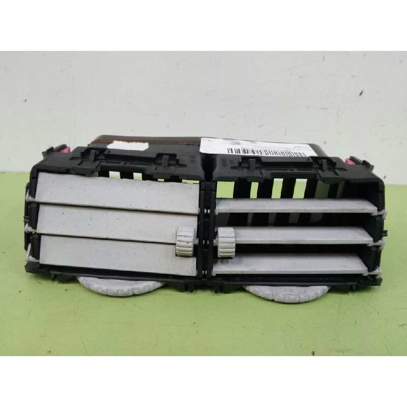 Recambio de rejilla aireadora para toyota yaris (_p9_) 1.4 d-4d (nlp90_) referencia OEM IAM  CENTRAL 