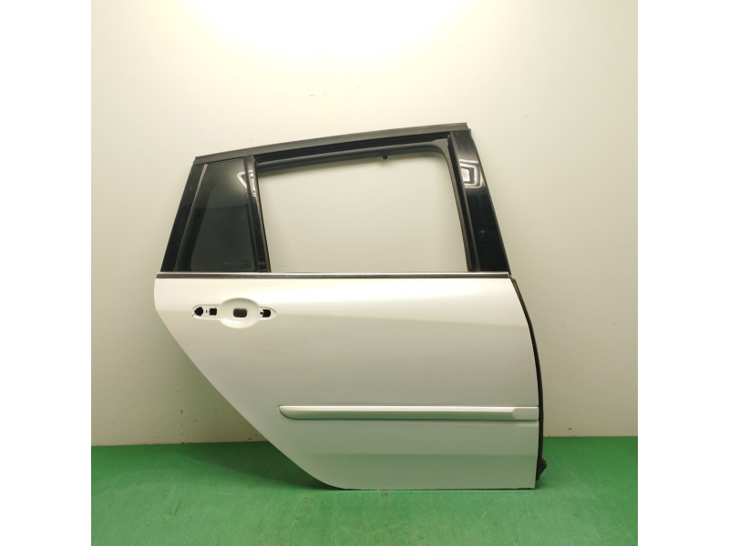 Recambio de puerta trasera derecha para renault laguna grandtour iii 2.0 dci diesel fap referencia OEM IAM 821000023R Recambio de puerta trasera derecha para renault laguna grandtour iii 2.0 dci diesel fap referencia OEM IAM 821000023R