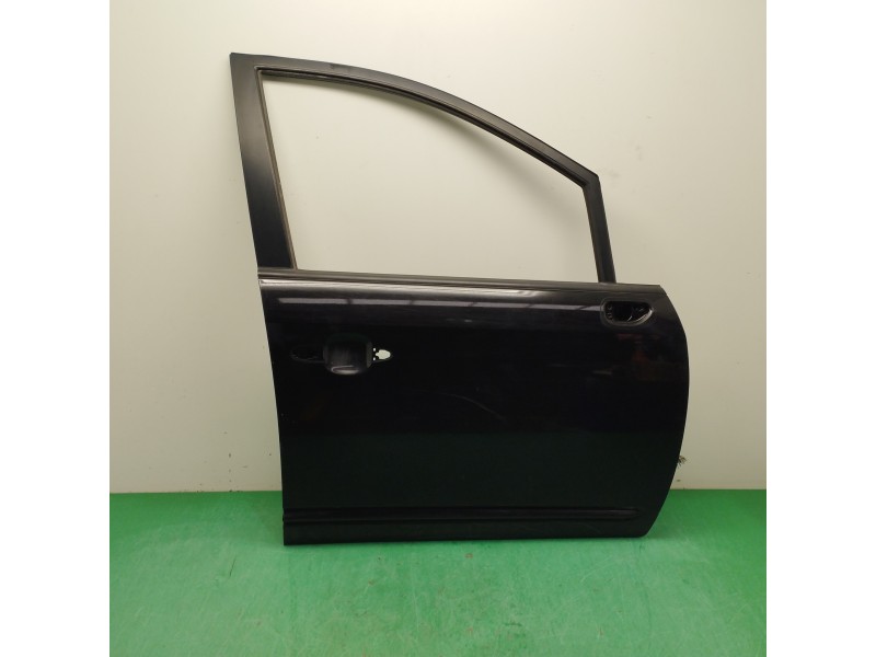 Recambio de puerta delantera derecha para kia carens (un) 1.6 crdi cat referencia OEM IAM   