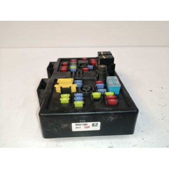 Recambio de caja reles / fusibles para chevrolet captiva 2.0 diesel cat referencia OEM IAM 96821082  