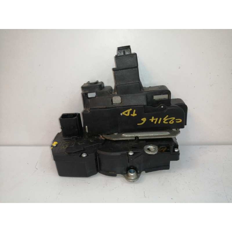 Recambio de cerradura puerta trasera derecha para chevrolet captiva 2.0 diesel cat referencia OEM IAM A046818  