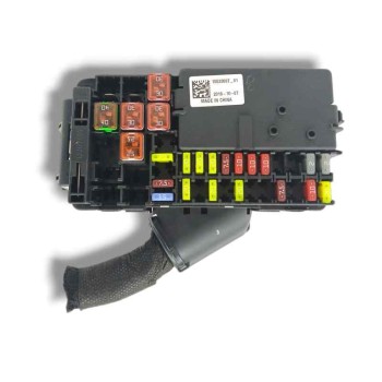 CAJA RELES / FUSIBLES 15533697 