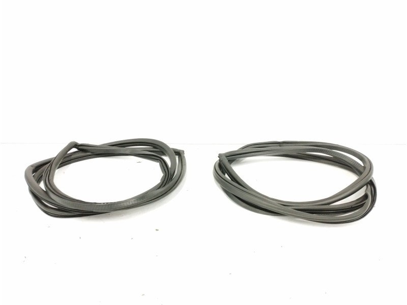 Recambio de gomas contorno puerta para aixam s8 sv/42/sf referencia OEM IAM Recambio de gomas contorno puerta para aixam s8 sv/42/sf referencia OEM IAM