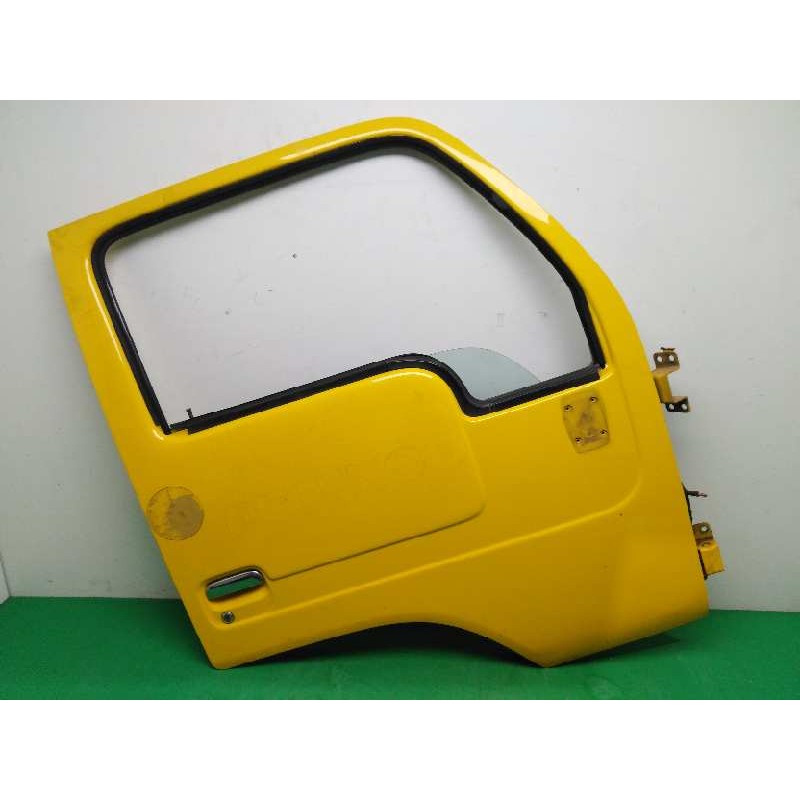 Recambio de puerta delantera derecha para nissan cabstar 01.04  3.0 diesel referencia OEM IAM   