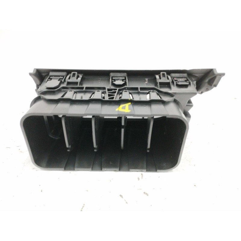 REJILLA AIREADORA LADO DERECHO