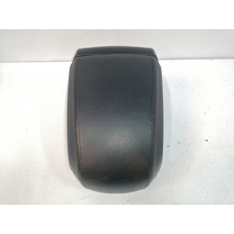Recambio de apoyabrazos central para chevrolet captiva 2.0 diesel cat referencia OEM IAM   