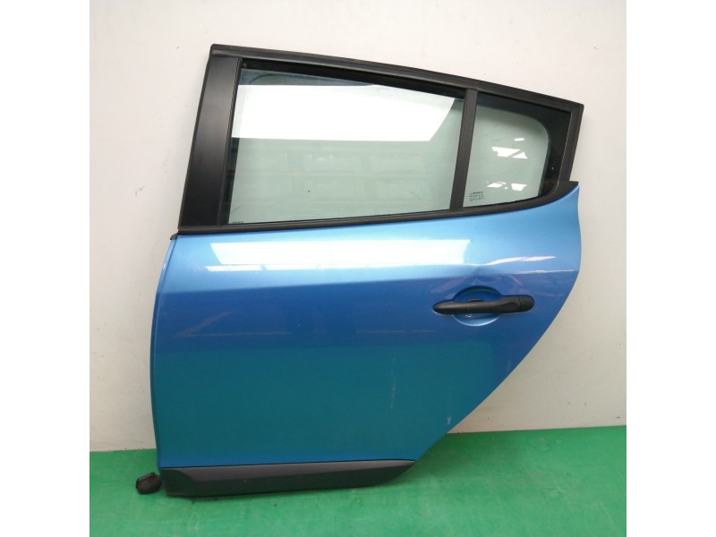 Recambio de puerta trasera izquierda para renault megane iii berlina 5 p 1.6 16v referencia OEM IAM  OBSERVAR FOTOS 