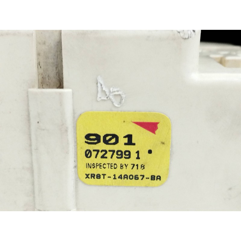 CAJA RELES / FUSIBLES