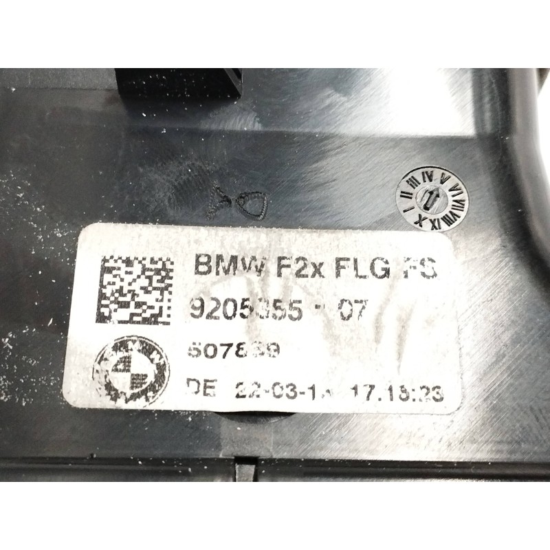 REJILLA AIREADORA LADO IZQUIERDO