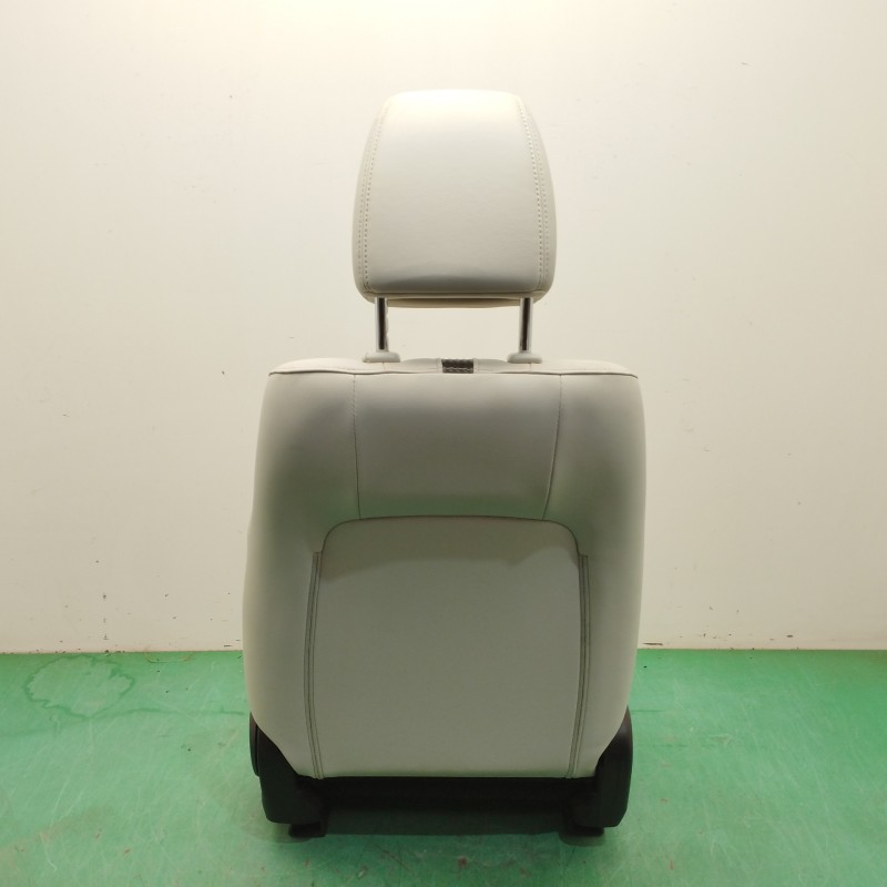 ASIENTO DELANTERO IZQUIERDO