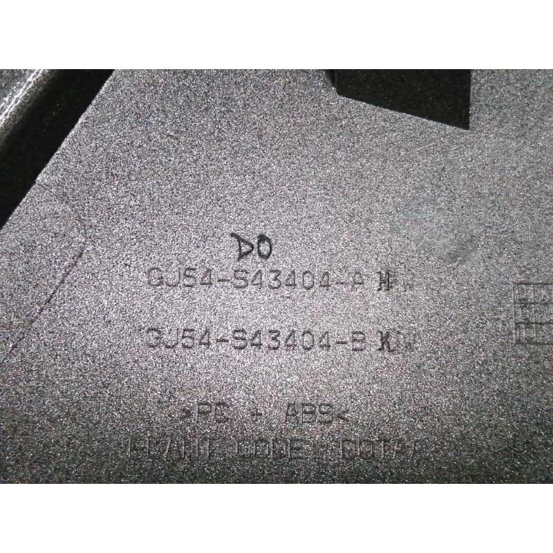 MOLDURA TRASERA PORTON GRIS OSCURO