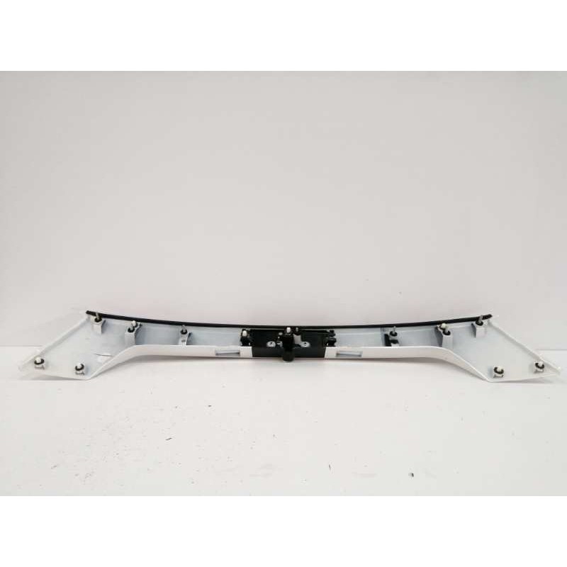 MOLDURA TRASERA PORTON BLANCO PERLA OBSERVAR FOTOS