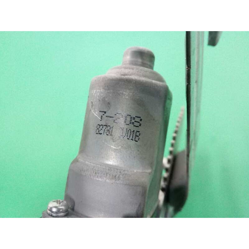 ELEVALUNAS TRASERO DERECHO