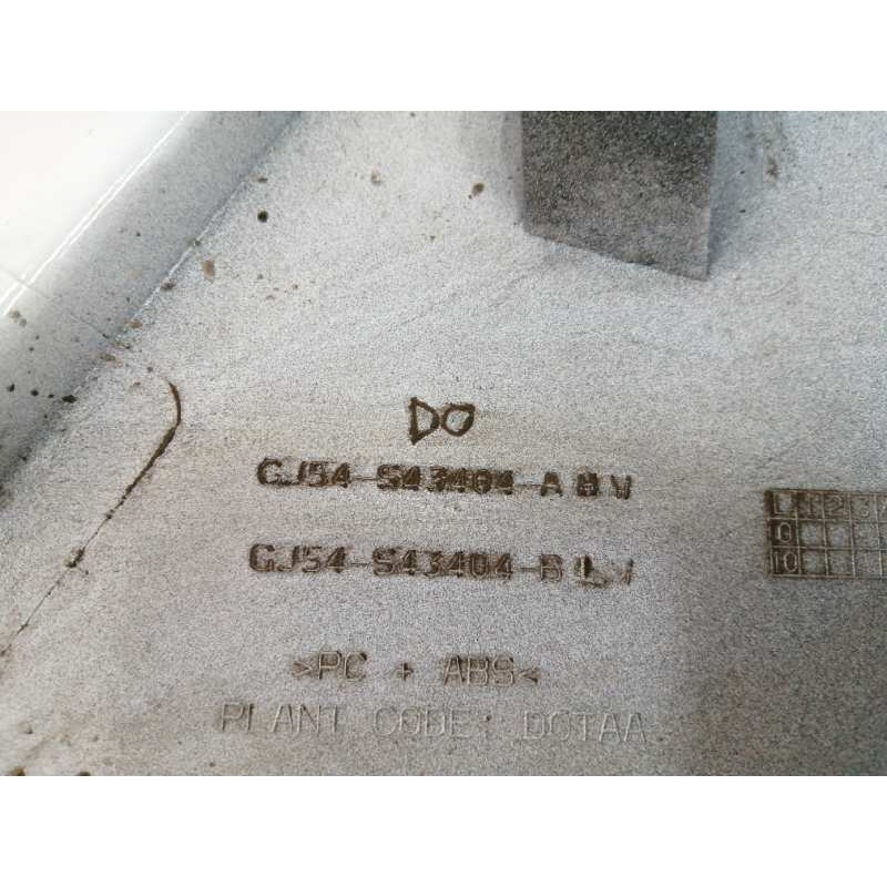 MOLDURA TRASERA PORTON BLANCO OBSERVAR FOTOS