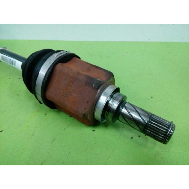 TRANSMISION DELANTERA IZQUIERDA TIENE POCA HOLGURA