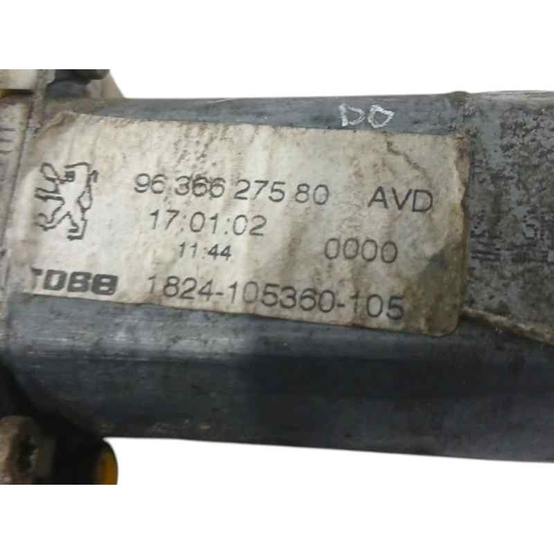 ELEVALUNAS DELANTERO DERECHO