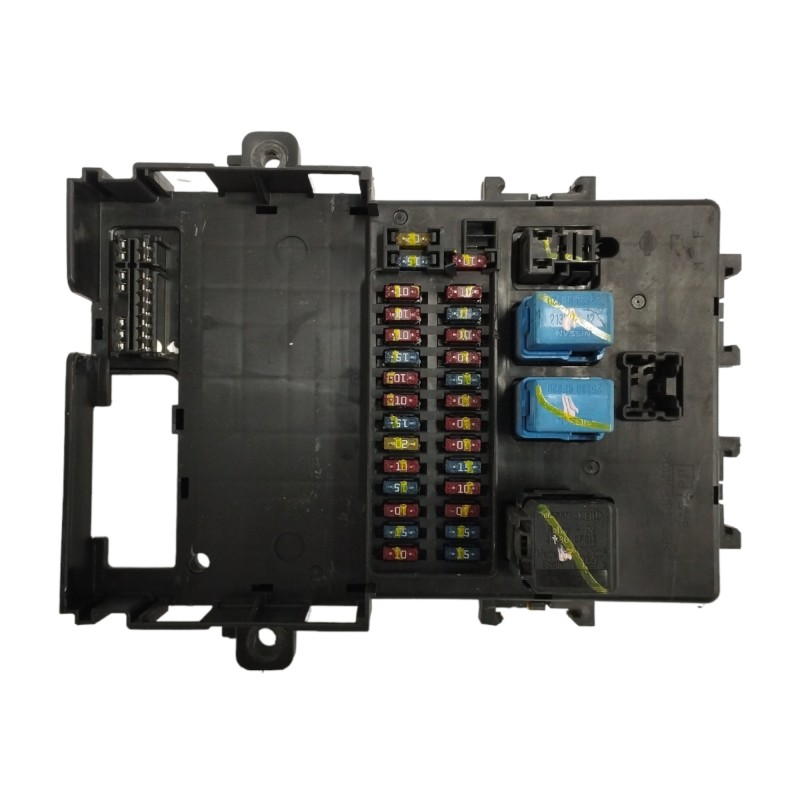 CAJA RELES / FUSIBLES