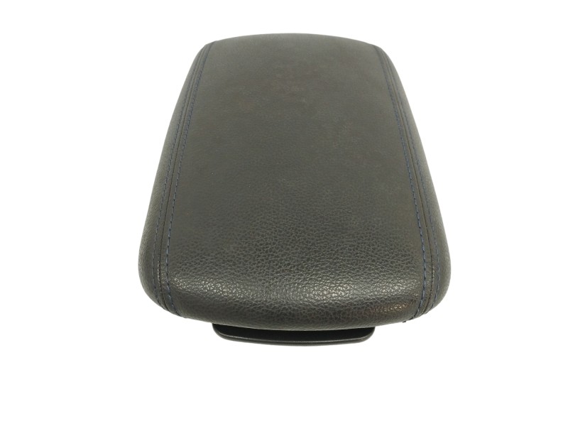 Recambio de apoyabrazos central para hyundai i30 fastback tecno referencia OEM IAM 84660G4000  