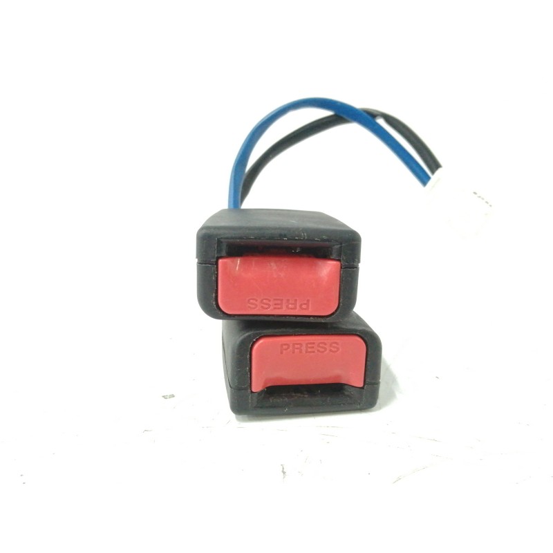 Recambio de enganche cinturon central para hyundai i20 i (pb, pbt) 1.4 crdi referencia OEM IAM 898401J2004X  