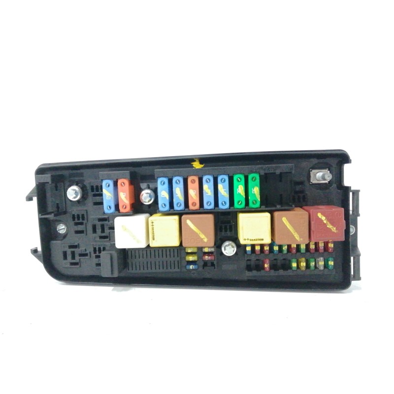Recambio de caja reles / fusibles para opel vectra c berlina 1.9 cdti referencia OEM IAM 460023260 519131007 