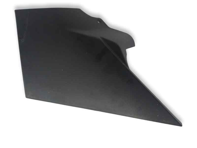 Recambio de molduras delanteras para iveco daily furgón 2.3 diesel referencia OEM IAM 5802032594 OBSERVAR FOTO 