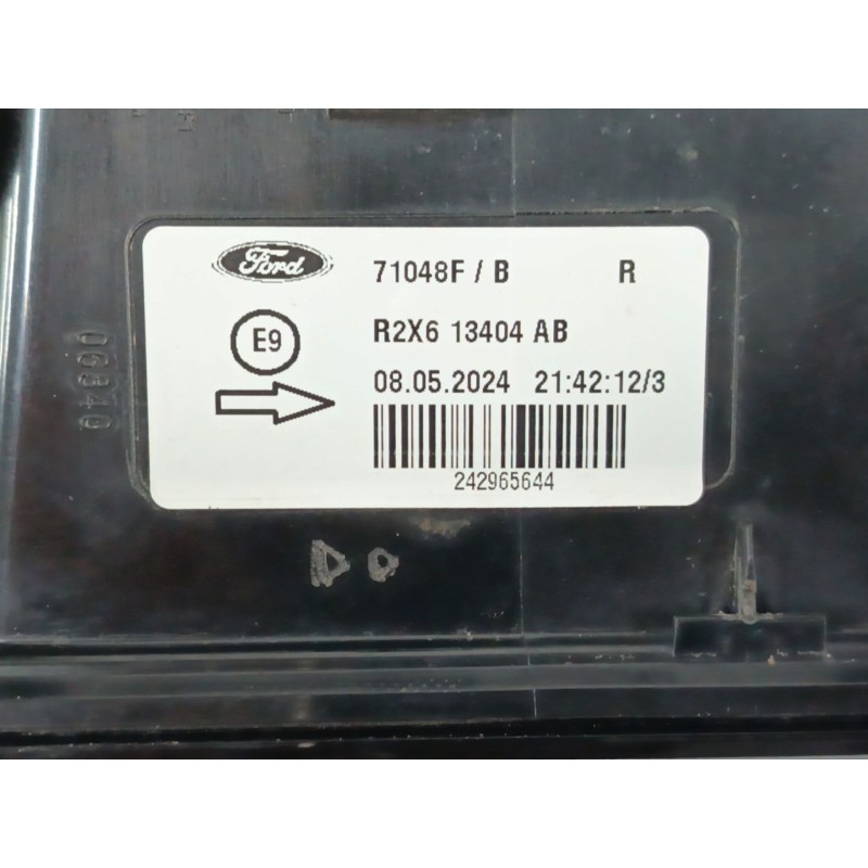 PILOTO TRASERO DERECHO R2X613N552BA