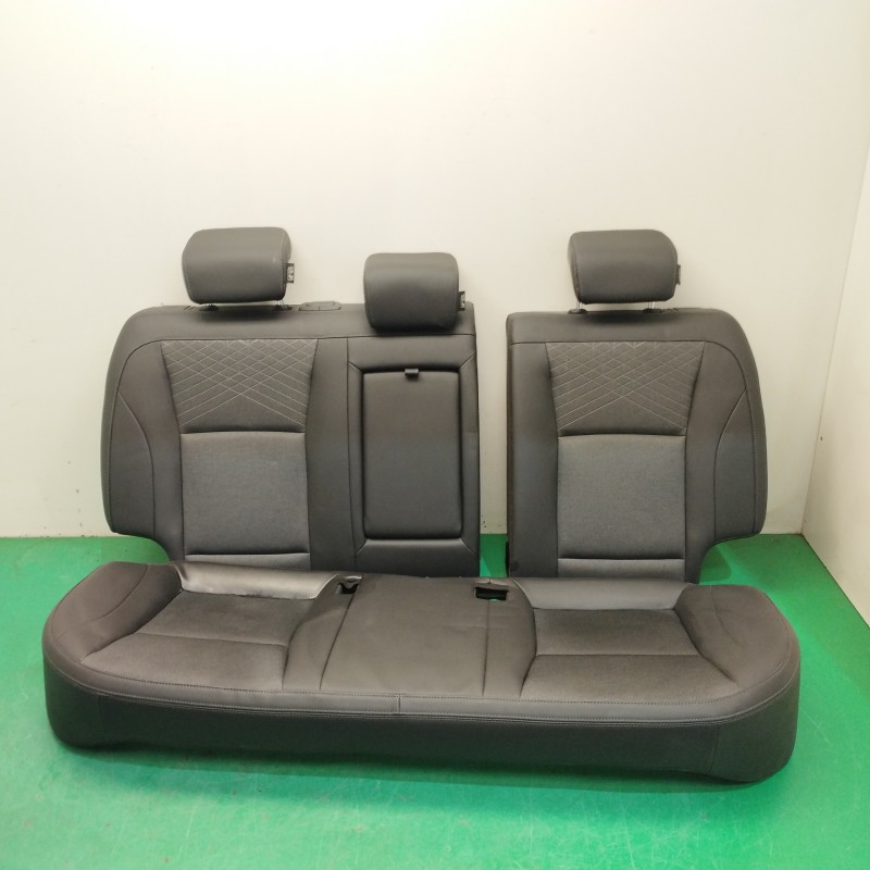 Recambio de asientos traseros para ssangyong tivoli 1.5 g15dtf referencia OEM IAM   