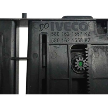 Recambio de consola central para iveco daily furgón 2.3 diesel referencia OEM IAM 5801621558 PORTAVASOS 
