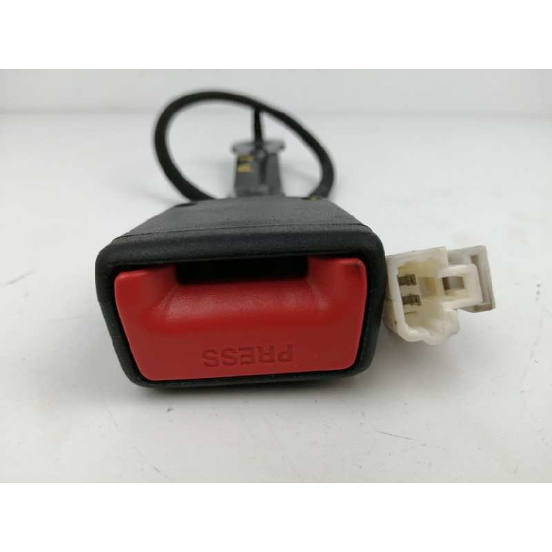 ENGANCHE CINTURON IZQUIERDO DELANTERO