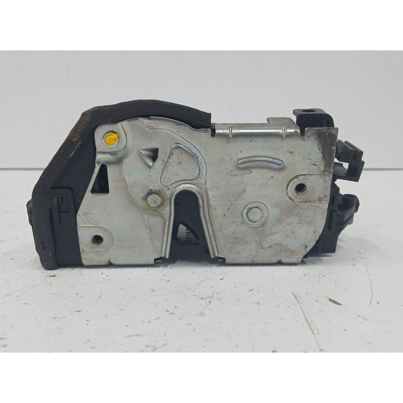 Recambio de cerradura puerta delantera derecha para bmw serie 3 berlina (e90) 2.0 16v diesel referencia OEM IAM 7059974  